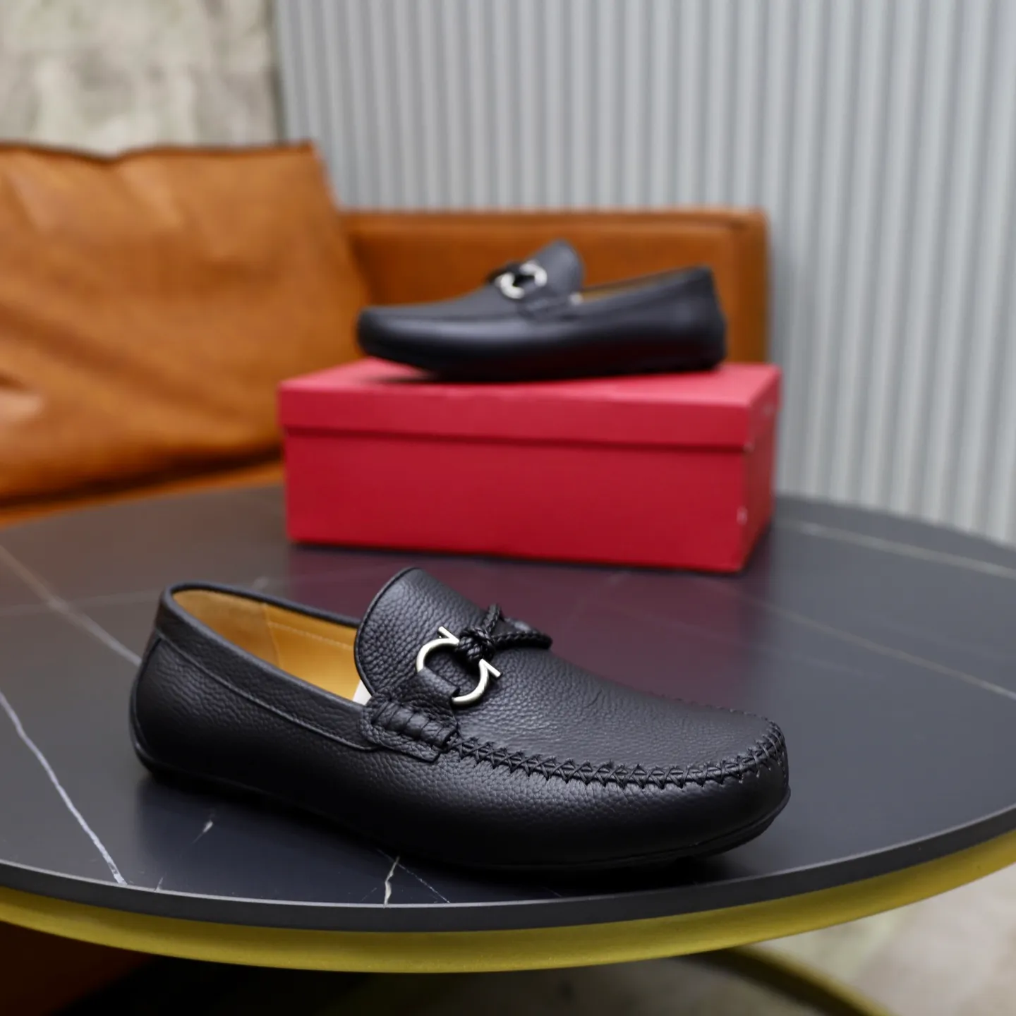 Men's shoes 💰480💰🙅‍♂️🙅‍♂️🙅‍♂️Niuli Brand: Ferragamo Standard code: Men's code 38/44 (45 customized) Grade: Same style as the official website Material: Original imported cowhide leather lining Original wear-resistant lightweight outsole Style category: Men's casual slip-on shoes Doudou shoes Noble luxury brand elements, top luxury color: actual picture color